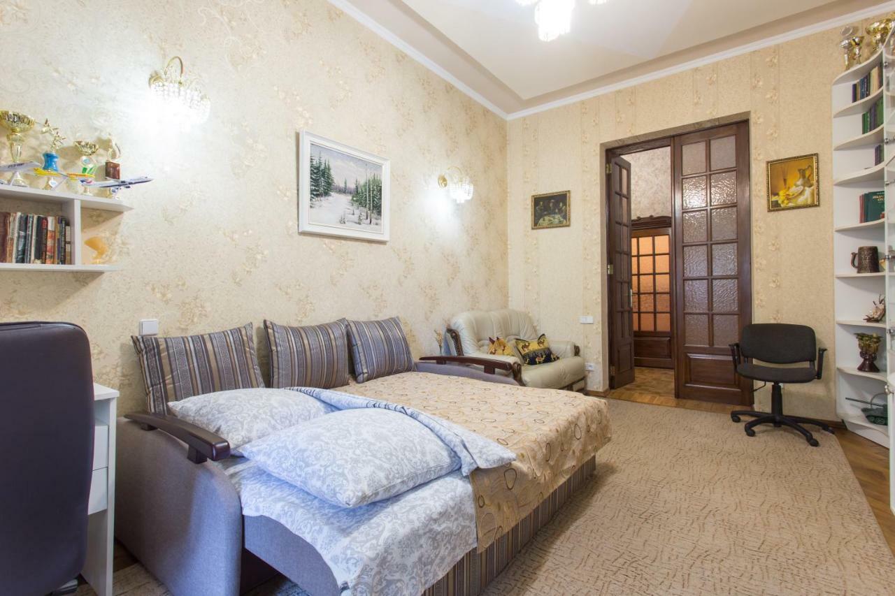 Apartment In The Center Of Carcóvia Exterior foto