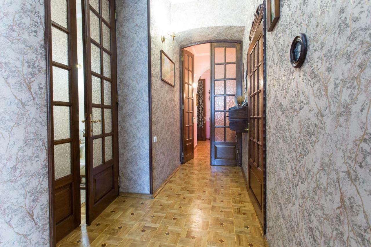 Apartment In The Center Of Carcóvia Exterior foto